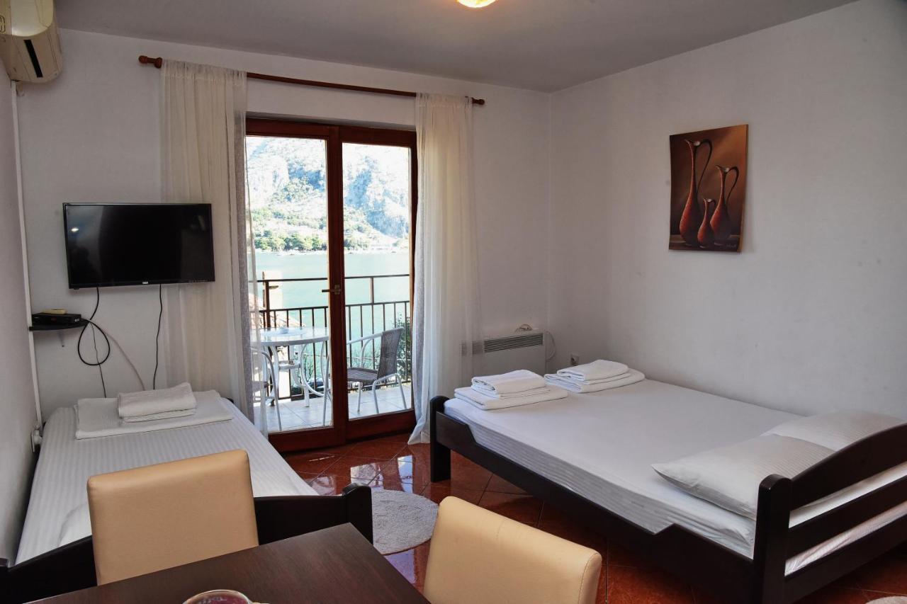 Apartment Lima Kotor Luaran gambar