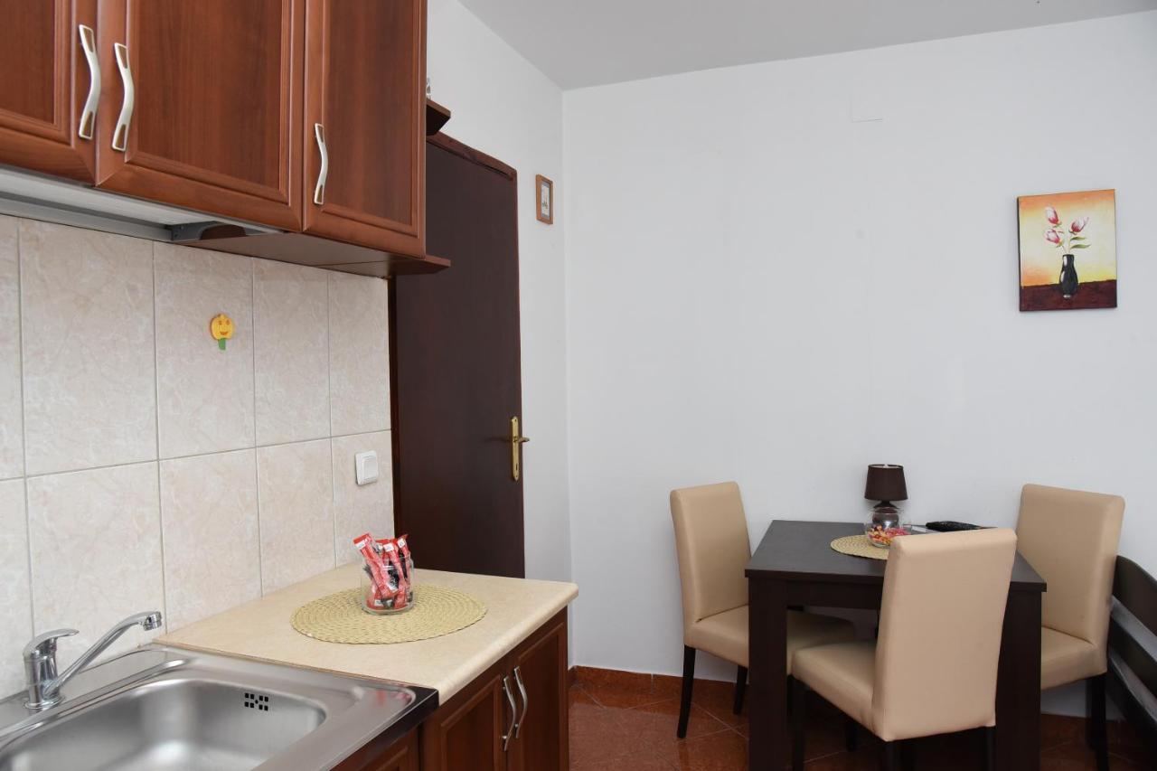 Apartment Lima Kotor Luaran gambar